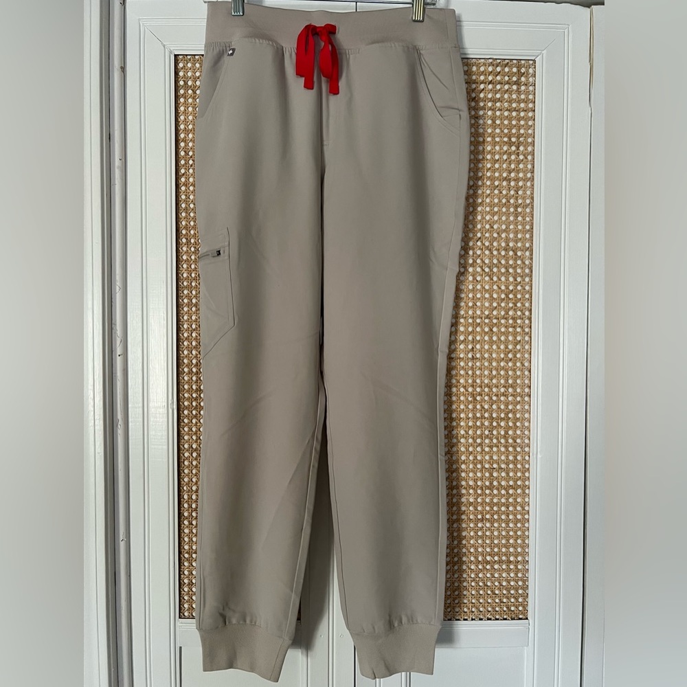 Brand new figs jogger scrub pants, size medium in the color “boulder”